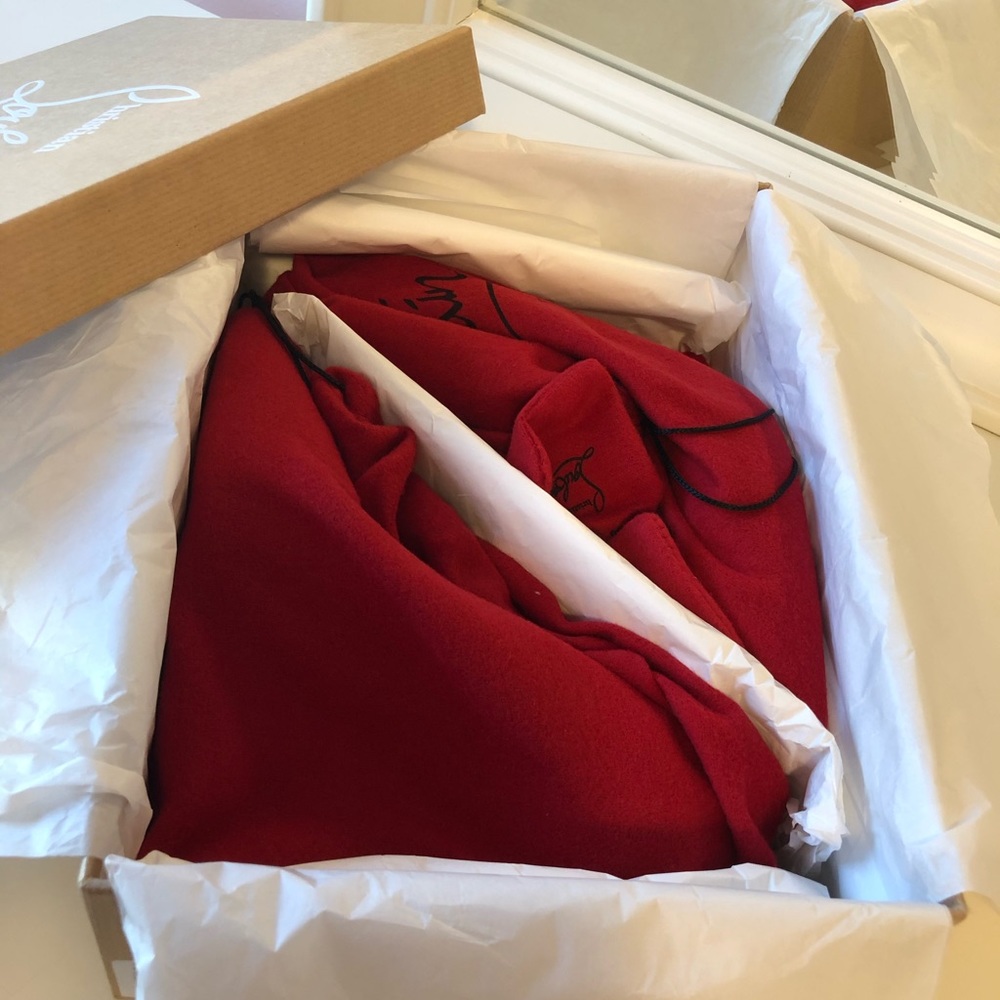 So Kate Velours 💄 - Picture 8 of 11